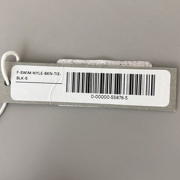 NWT Everlane The Tie-Front Bikini Top in Black
Size S - Picture 4 of 7